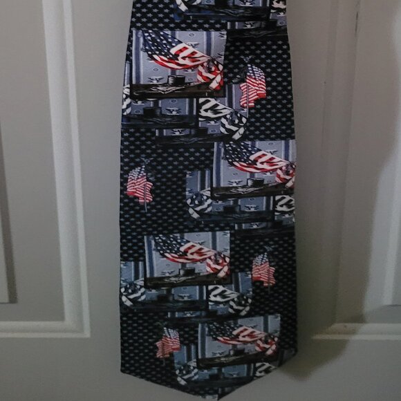 The Saturday Evening Post Patriotic Necktie 100% Silk - Picture 1 of 6